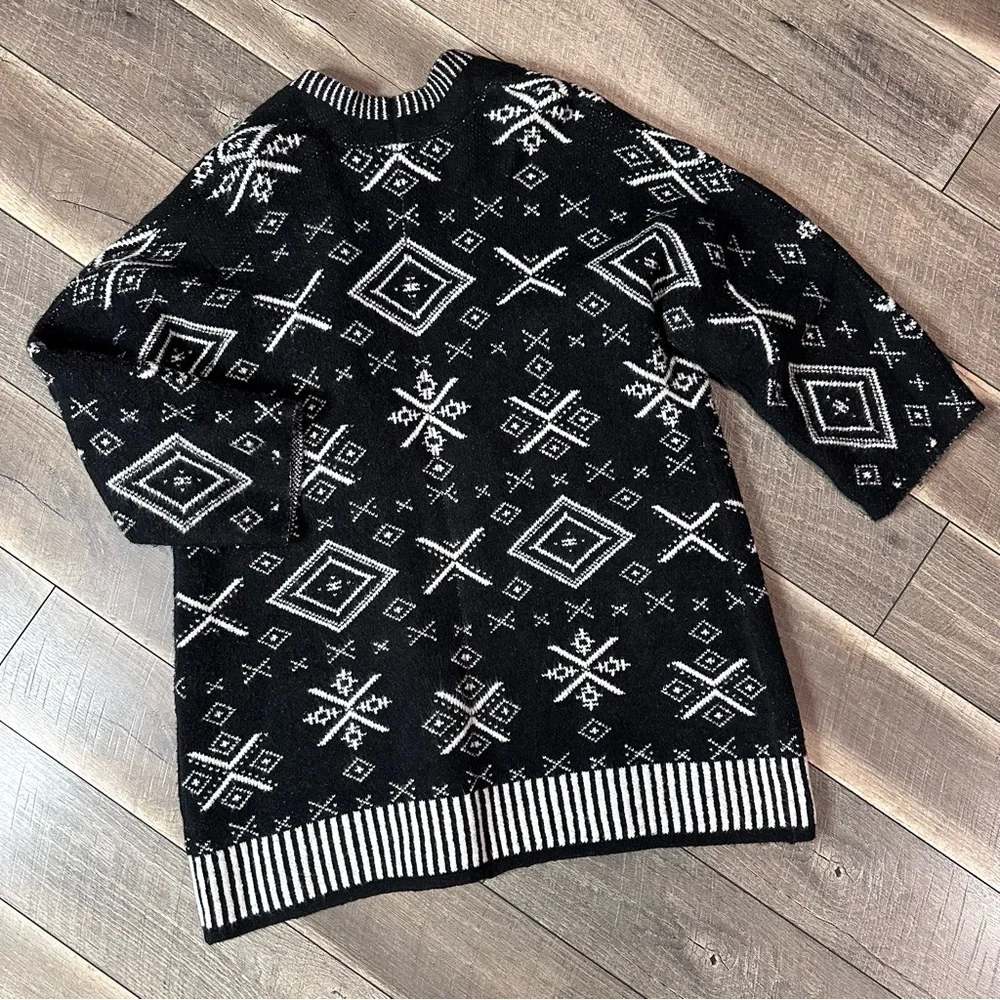 Old Navy Chunky Sweater - Picture 5 of 7